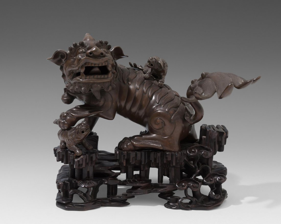 Löwe mit zwei Jungen China, Qing-Dynastie. Bronze, (1 of 1)