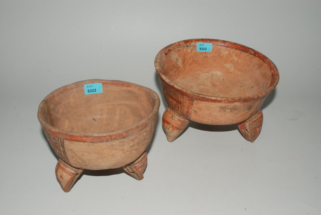 Lot: 2 Fussschalen Präkolumbisch. Rötlich-oranger (1 of 1)