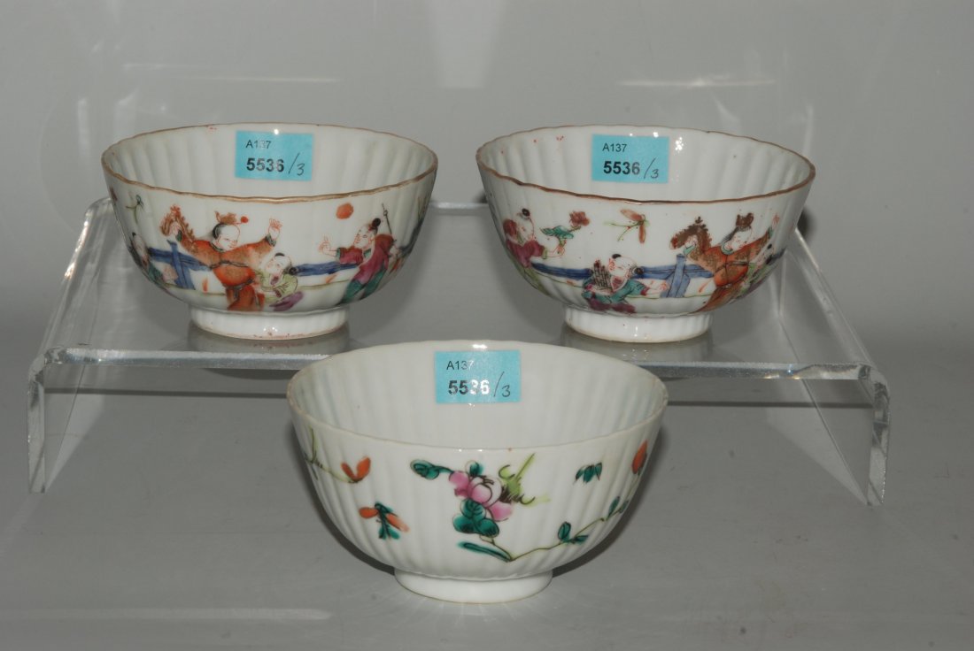 Lot: 3 Bols China, 1.Hälfte 20.Jh. Porzellan. Gerippte (1 of 1)