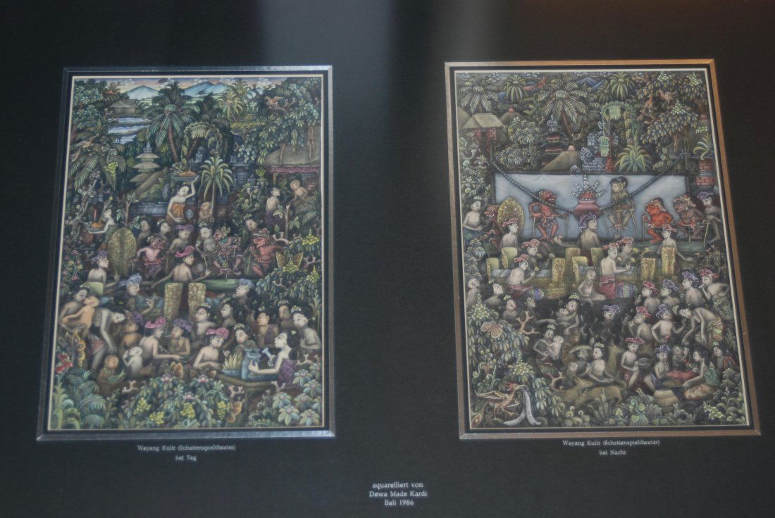 Dewa Marde Kardi (Bali 1950) Farbe auf Papier. Zwei: Dewa Marde Kardi (Bali 1950) Farbe auf Papier. Zwei Malereien in einem Rahmen: "Wayang Kulit bei Tag", "Wayang Kulit bei Nacht". Unten links signiert und datiert. Je 32,5x21,5 cm. Gerahmt.