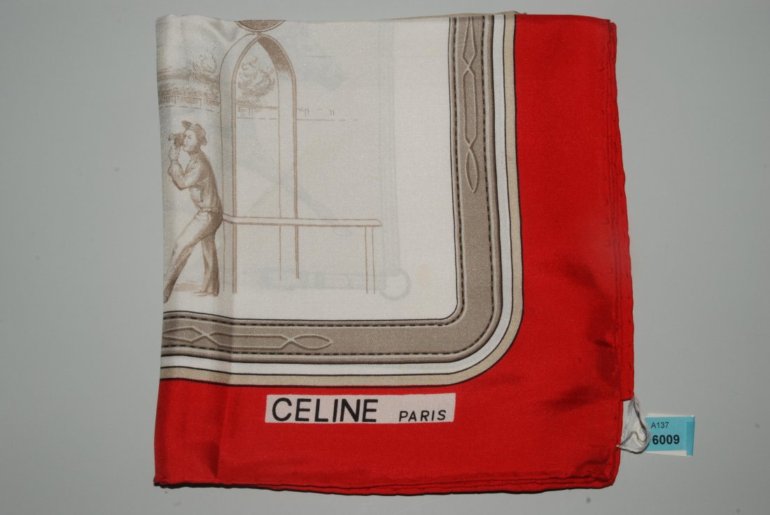 Céline, Foulard Seide. In Creme und Rot.: Céline, Foulard Seide. In Creme und Rot. Reitturnier-Sujet. Ca. 79x79 cm. Guter Zustand.
