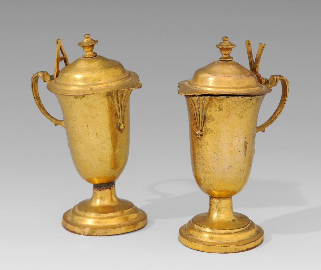 1 Paar Messkännchen Um 1800. Kupfer vergoldet. (1 of 1)