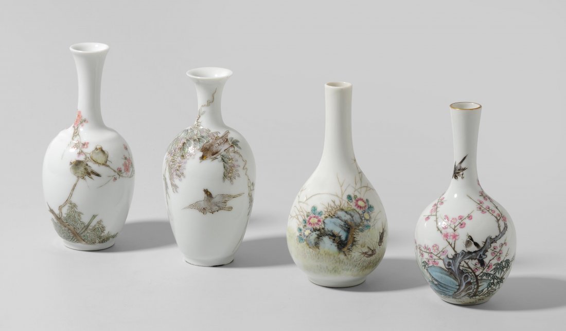 Lot: 4 kleine Vasen China, 20.Jh. Porzellan. (1 of 6)