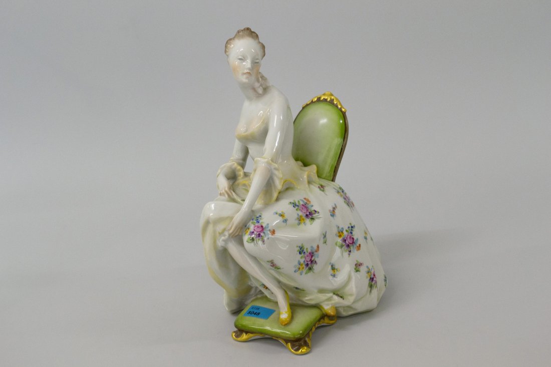 Figur: Sitzende Dame, Herend, Ausführung nach 1945 (1 of 1)