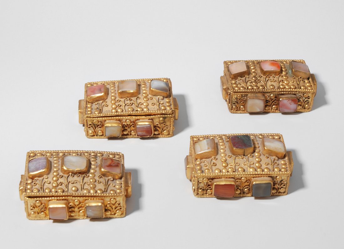 Lot: 4 Deckeldöschen Indien, 20.Jh. Kupferlegierung, (1 of 1)