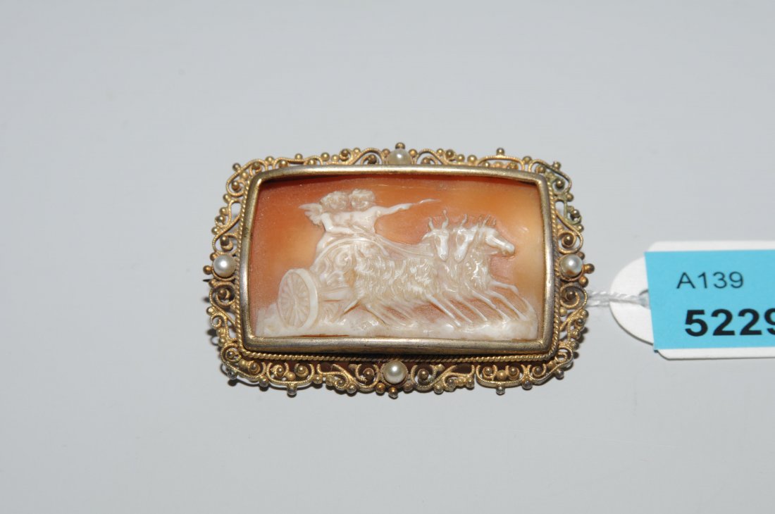 Kamee-Brosche Um 1900. Vergoldete Messingfassung mit 4 (1 of 1)