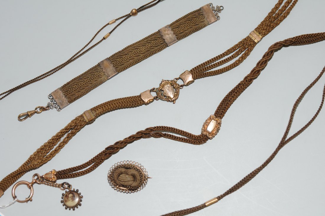 Lot: Haarschmuck Um 1900. Kunstvoll geflochtenes (1 of 1)