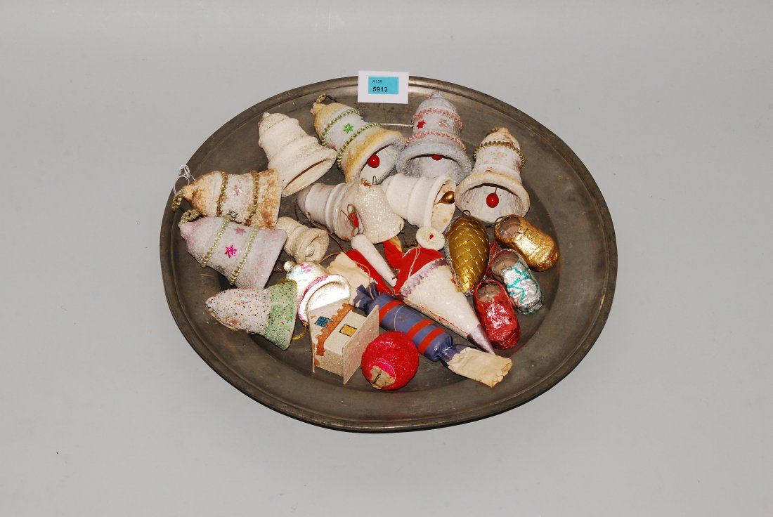 Lot: Christbaumschmuck Um 1930. Papier Maché/Masse. (1 of 2)