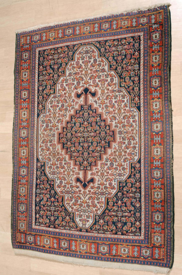 Senne W-Iran, um 1920. Im weissen Mittelfeld mächtiges (1 of 5)