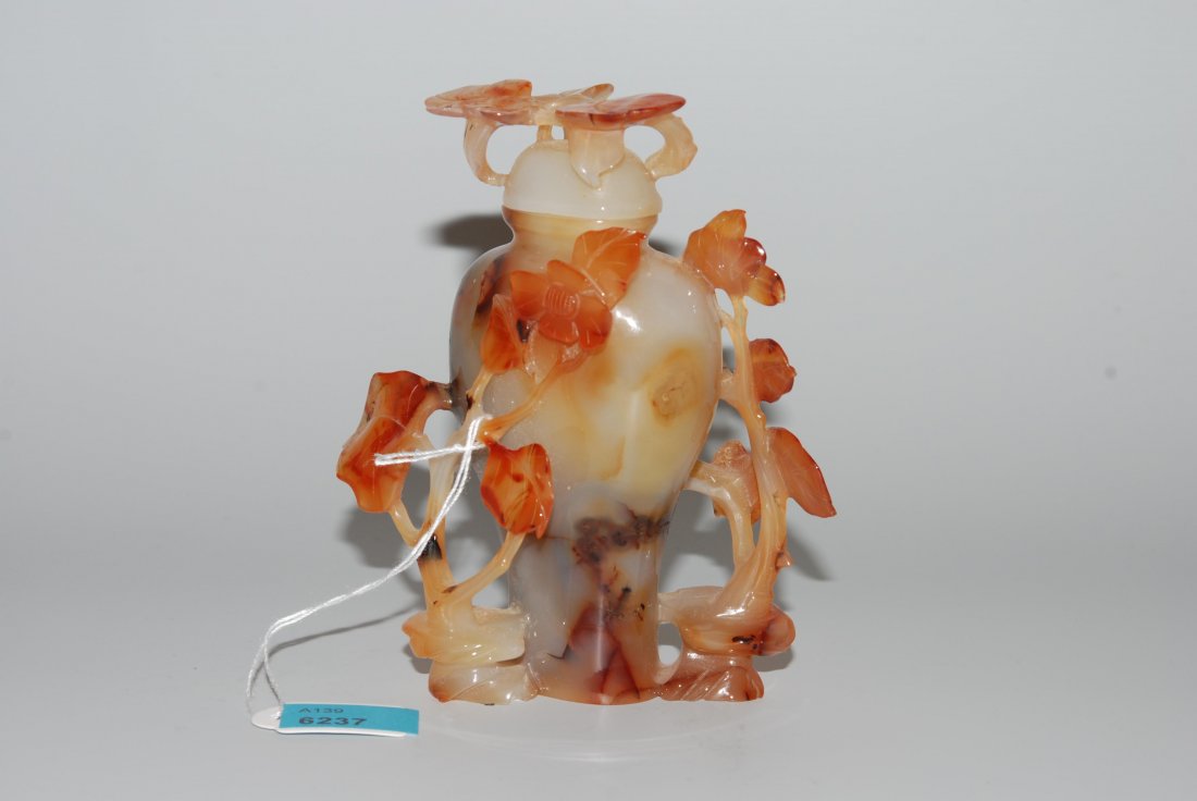 Zierdeckelgefäss China, 20.Jh. Achat. Balusterform mit (1 of 1)