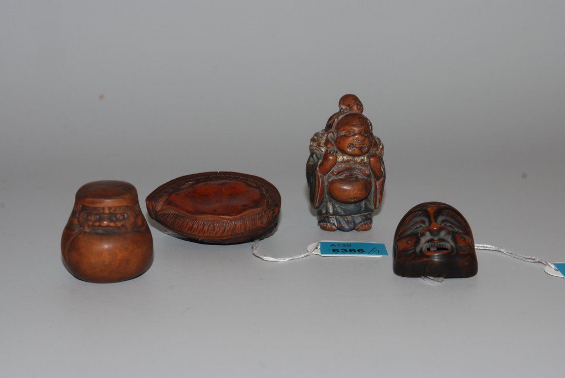 Lot: 4 Netsuke Japan, 1.Hälfte 20.Jh. Holz. Daruma, (1 of 1)