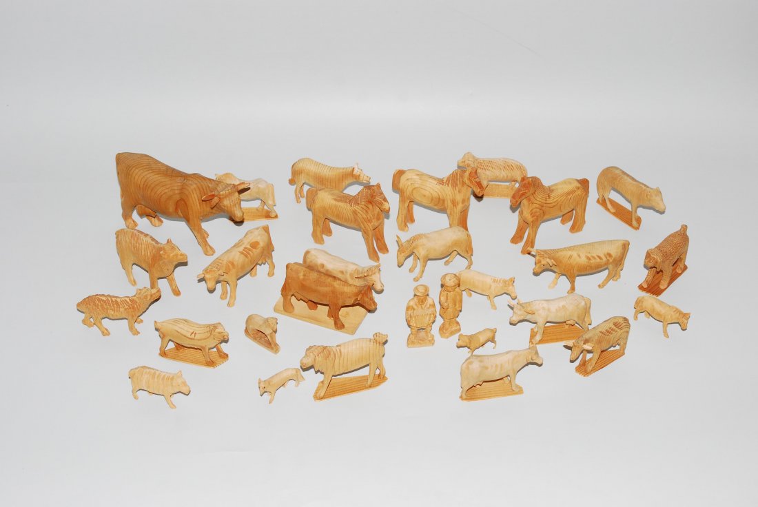 Lot: Figurengruppe Alpenländisch, um 1930. Holz, (1 of 2)