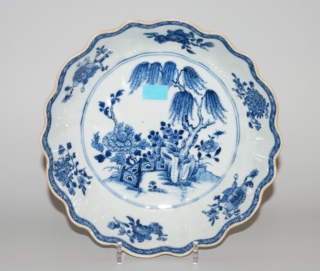 Schale China, um 19.Jh. Porzellan. Rundform mit (1 of 1)