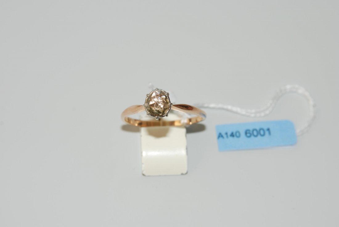 *Antiker Solitaire 19.Jh. Rotgold/Platin. 1: *Antiker Solitaire 19.Jh. Rotgold/Platin. 1 Diamant-Rose 6x7 mm. Gr. 63, 2,3 g.