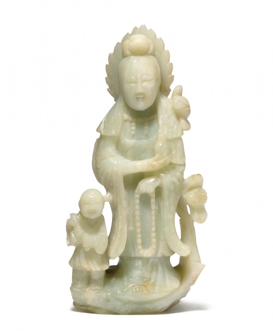 Jade Figur China. Celadonfarbene Jade. Guanyin mit Kind (1 of 1)