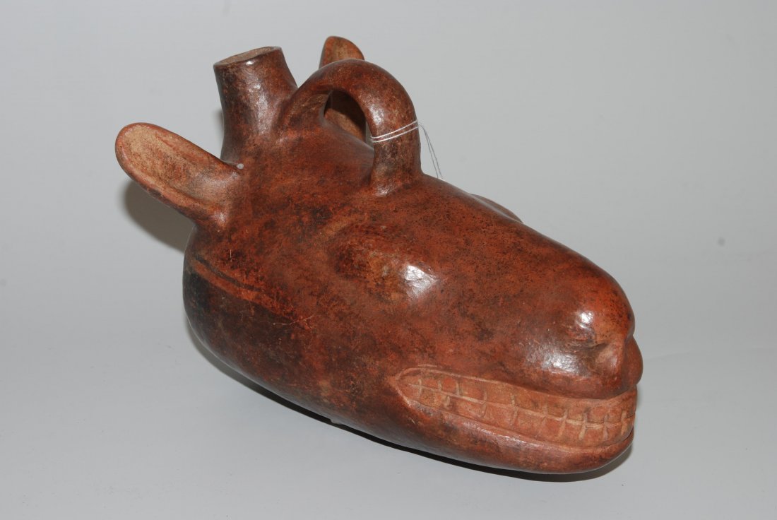 Vicus Gefäss Peru. Bräunlicher Ton. Gefäss in Form (1 of 1)