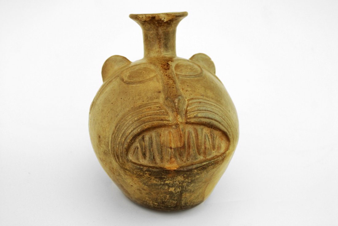 Chimu Gefäss Peru. Grauer Ton. Gefäss in Form eines (1 of 1)