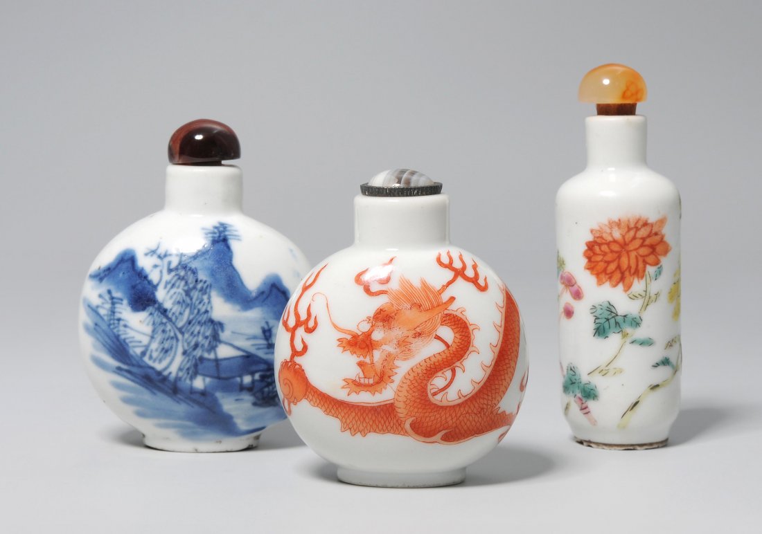 Lot: 3 Snuffbottles China. Porzellan. Um 1900. (1 of 10)