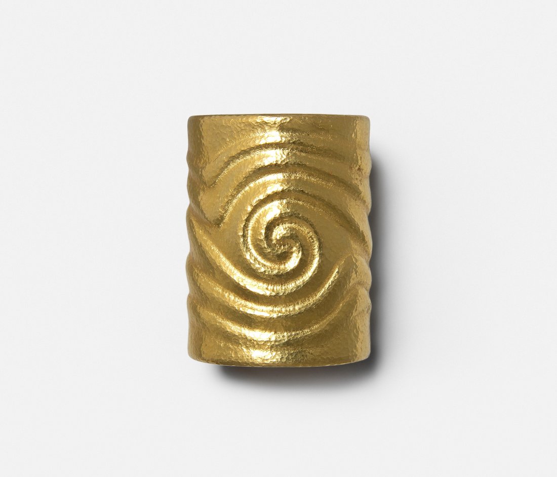 Gold-Ring 900 Gelbgold. Breiter, gehämmerter Ring mit (1 of 1)