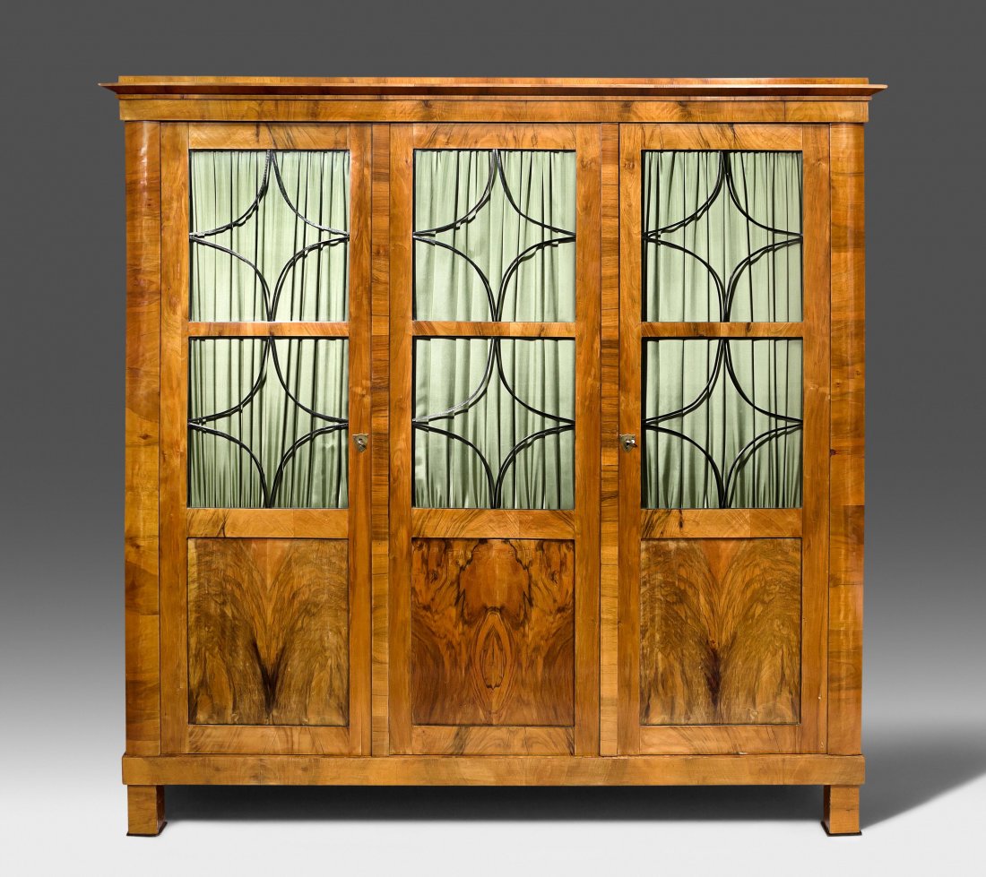 Vitrinenschrank Biedermeier. Kirschbaum. Dreitüriger (1 of 1)