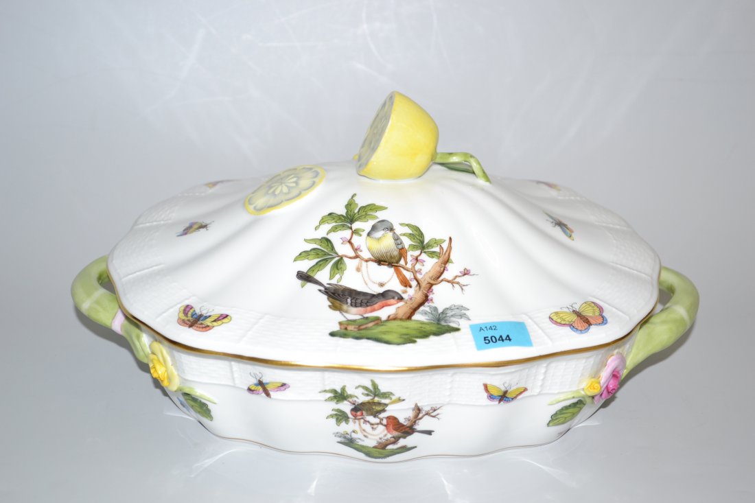 Deckelterrine, Herend Nach 1945. Porzellan, Osier, (1 of 1)