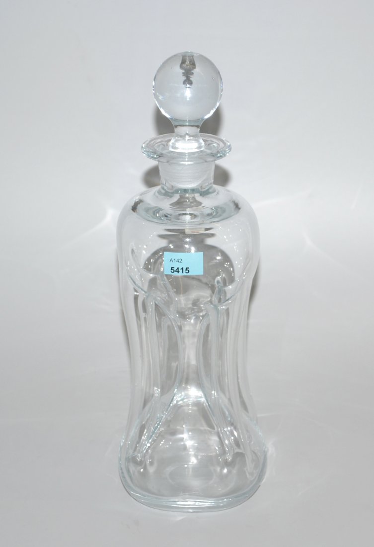 Guttrolf Flasche 20.Jh. Farbloses Kristallglas.: Guttrolf Flasche 20.Jh. Farbloses Kristallglas. Hersteller: Holmegaard. H 31 cm.