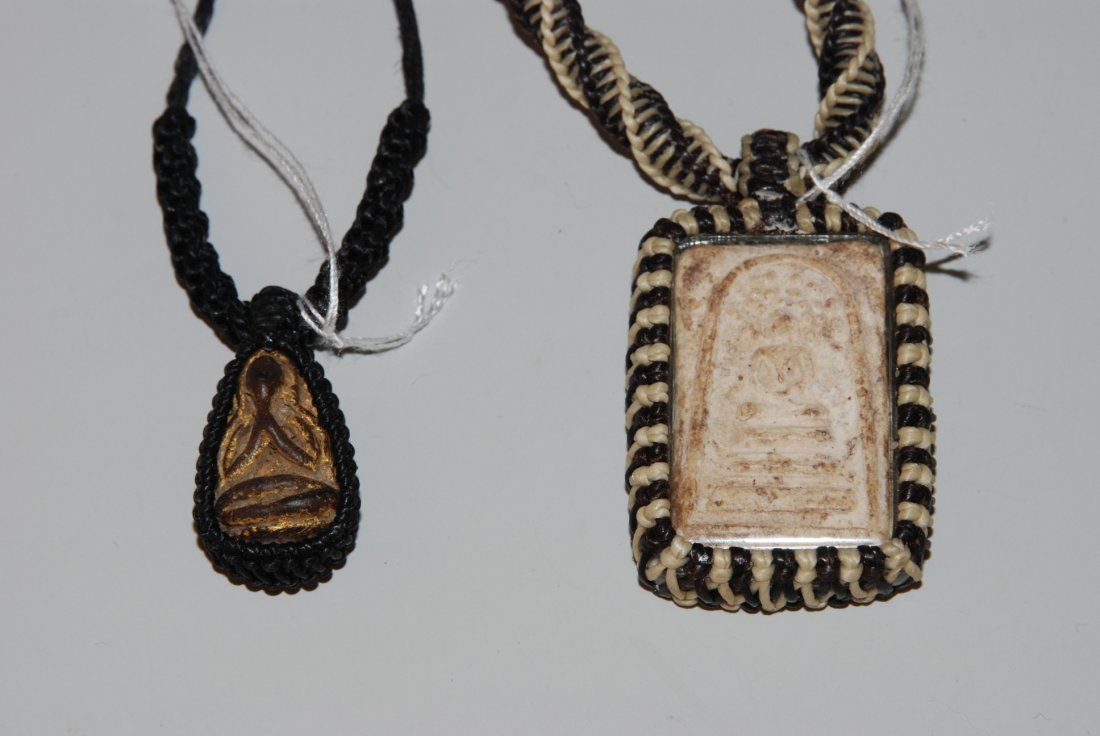 Lot: 2 buddhistische Amulette Thailand. Tonamluette mit (1 of 1)