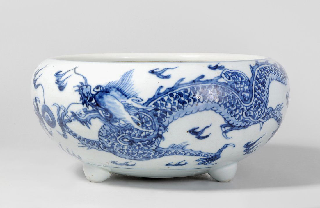 Cachepot China, 19.Jh. Halbkugelform auf drei Beinen. (1 of 1)