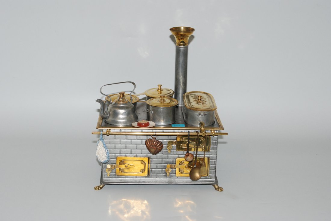 Kinderkochherd  Um 1910. Metallblech/Messing. (1 of 1)