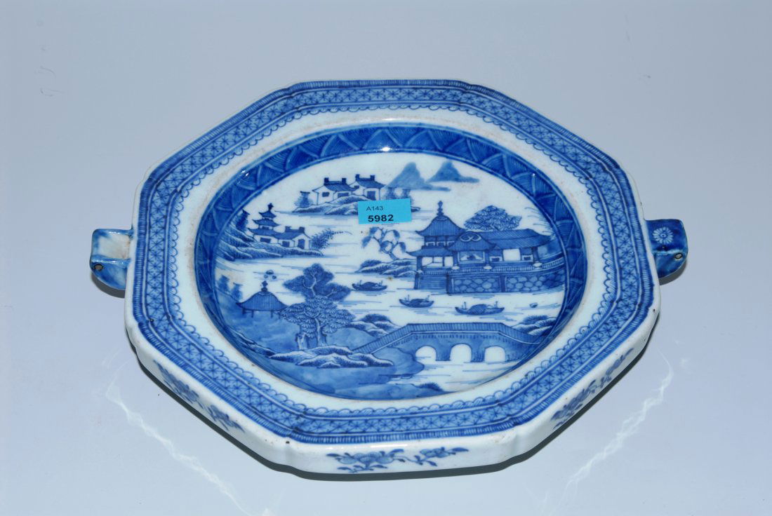 Warmhalte-Platte China, 19.Jh. Blau-Weiss Porzellan. (1 of 1)