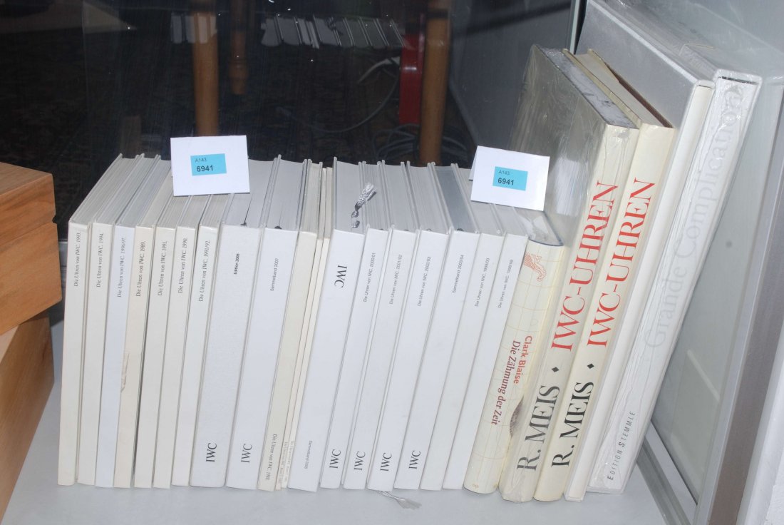 Lot Bücher IWC Uhren- und Jahrbücher.: Lot Bücher IWC Uhren- und Jahrbücher.