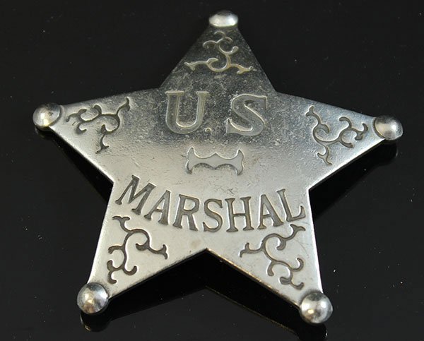 OLD VINTAGE POLICE BADGE (US MARSHALL): OLD VINTAGE POLICE BADGE (US MARSHALL)*Est.*300
