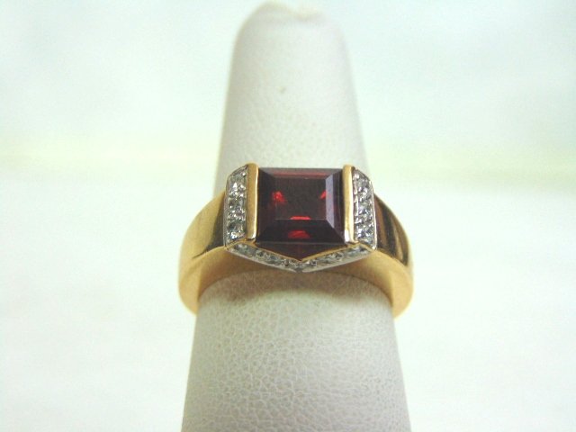 14k Yellow Gold Ring w/ Ruby & Diamonds (1 of 7)