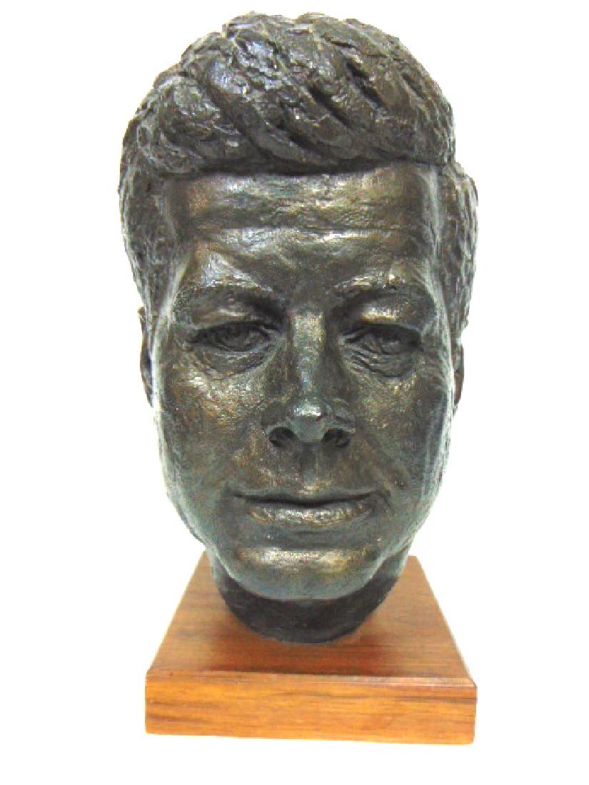 VINTAGE JOHN F KENNEDY BUST STATUE AUSTIN PROD (1 of 6)