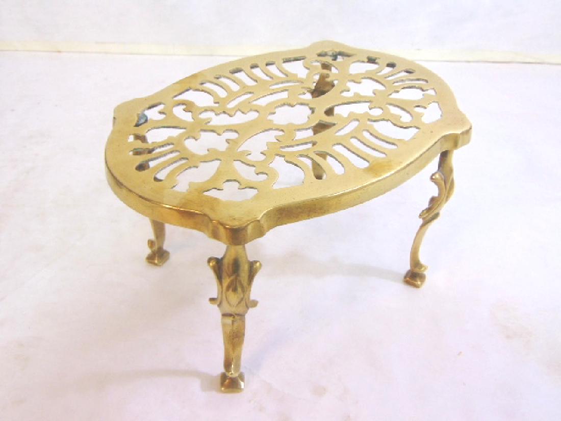 VINTAGE ANTIQUE BRASS FIRESIDE TRIVET STAND (1 of 4)