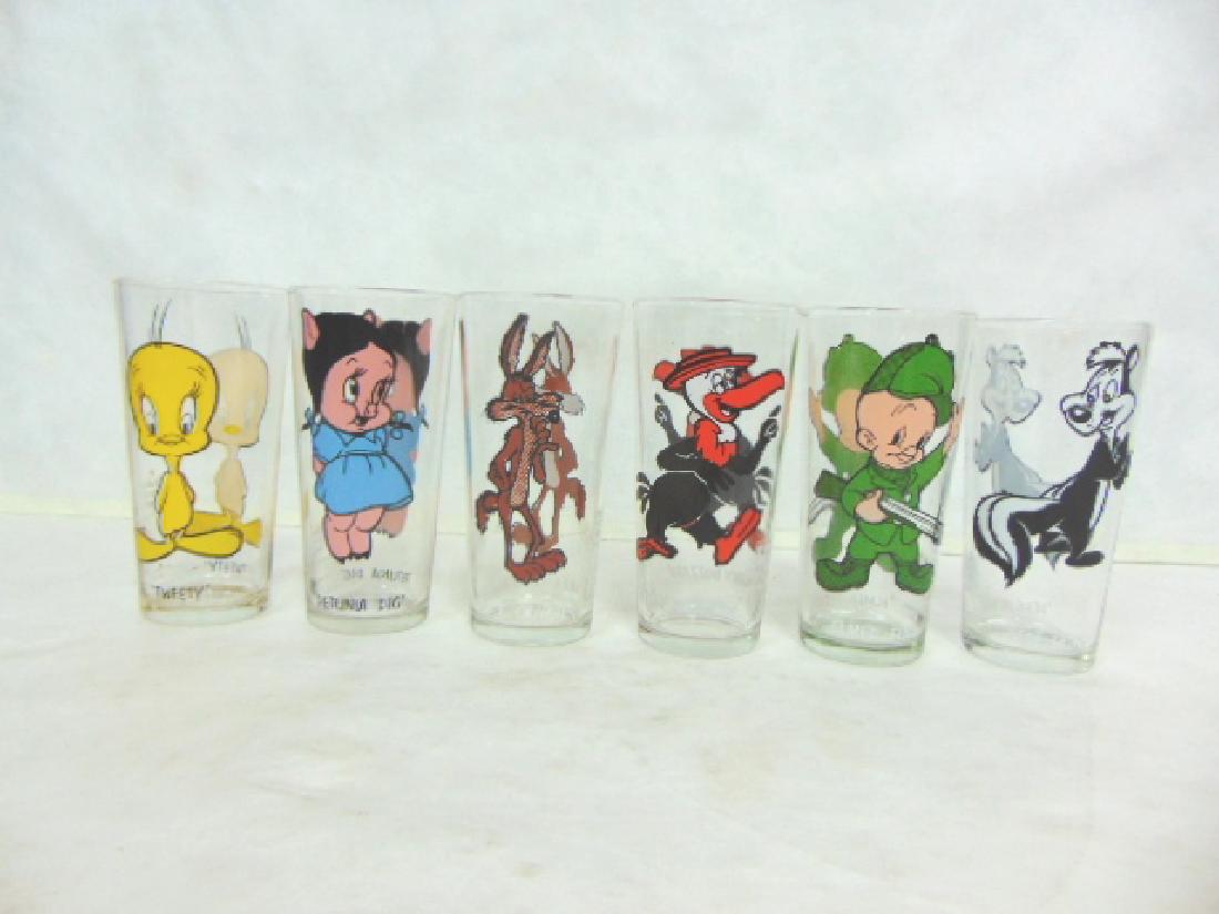SET OF 6 LOONEY TUNES CARTOON PEPSI GLASSES 1973: A SET OF 6 LOONEY TUNES CARTOON PEPSI GLASSES FROM 1973. EACH GLASS MEASURES 6 1/4" TALL AND IS GREAT CONDITION. SHIPPING AND HANDLING IS $50 WITHIN THE CONTINENTAL U.S. ALL OTHER STATES AND COUNTRIES