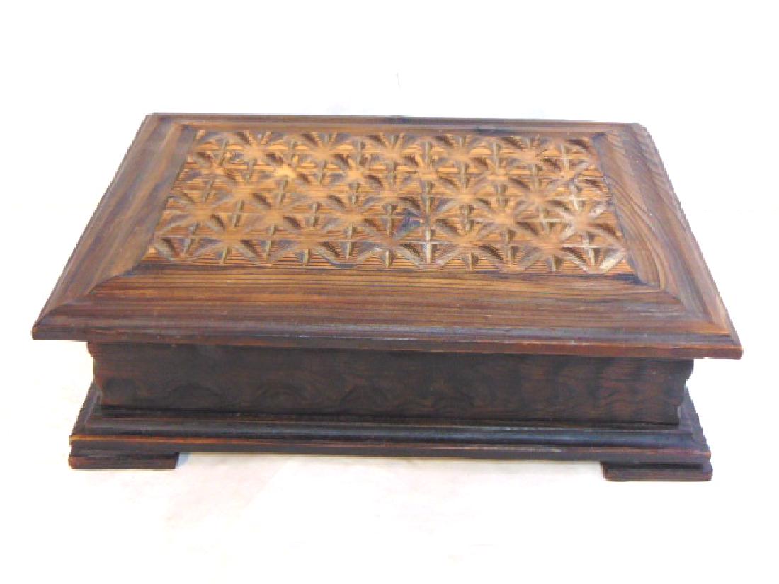 VINTAGE HAND CARVED WOODEN JEWELRY BIBLE DOCUMENT BOX (1 of 6)