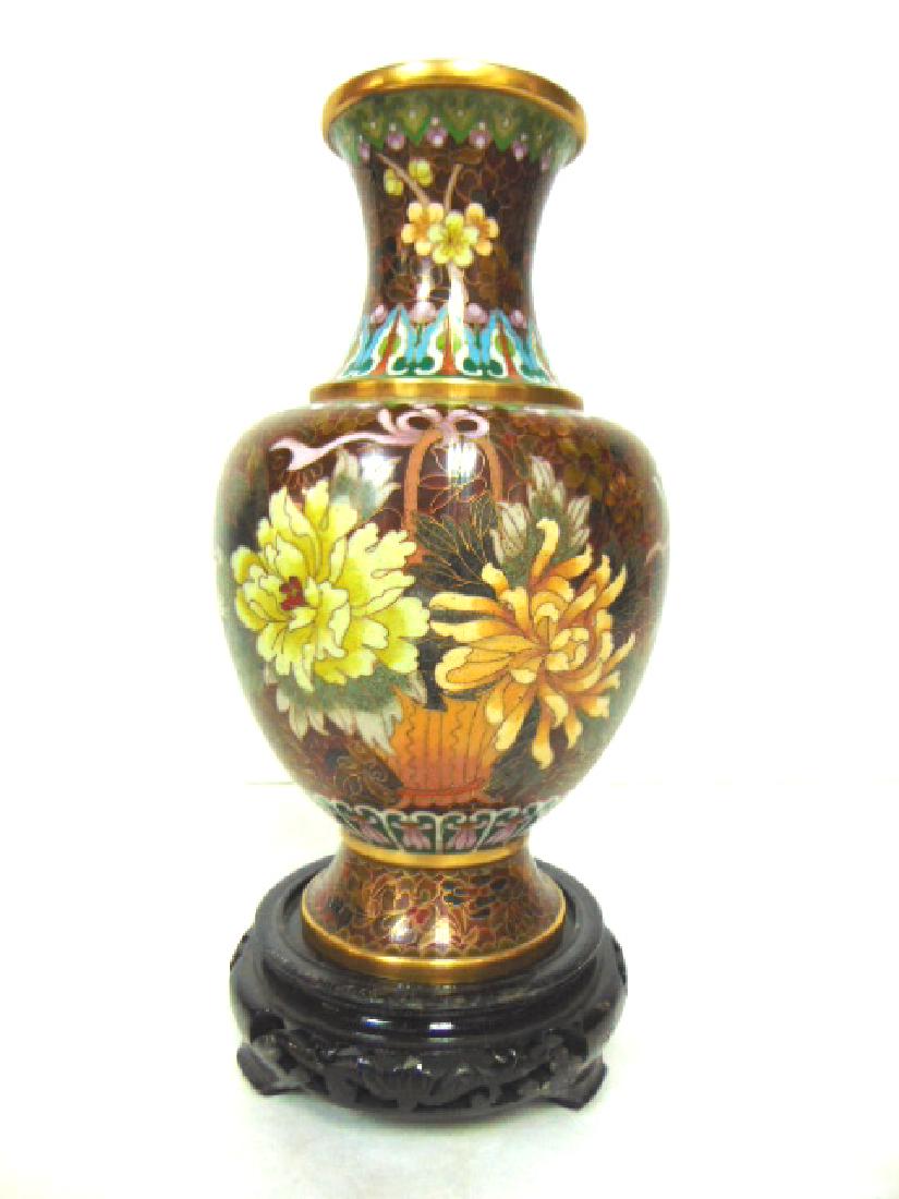 COLORFUL VINTAGE CHINESE CLOISONNE VASE W/ STAND Apr 25, 2019 Manny