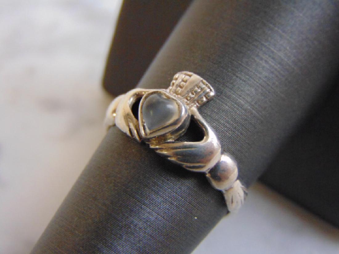 Womens Vintage Sterling Silver Irish Claddagh Ring (1 of 4)