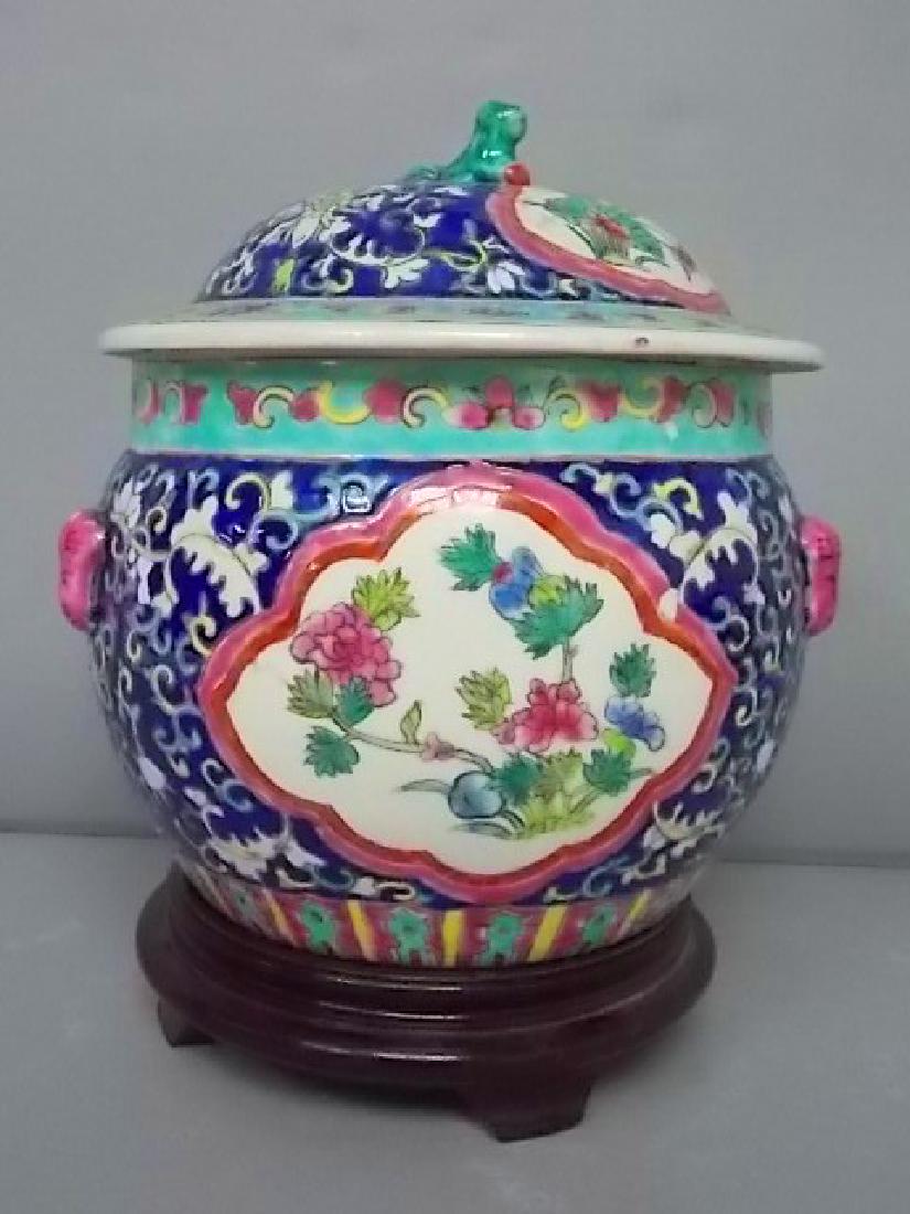 VINTAGE HAND PAINTED CHINESE GINGER JAR W/ STAND (1 of 5)