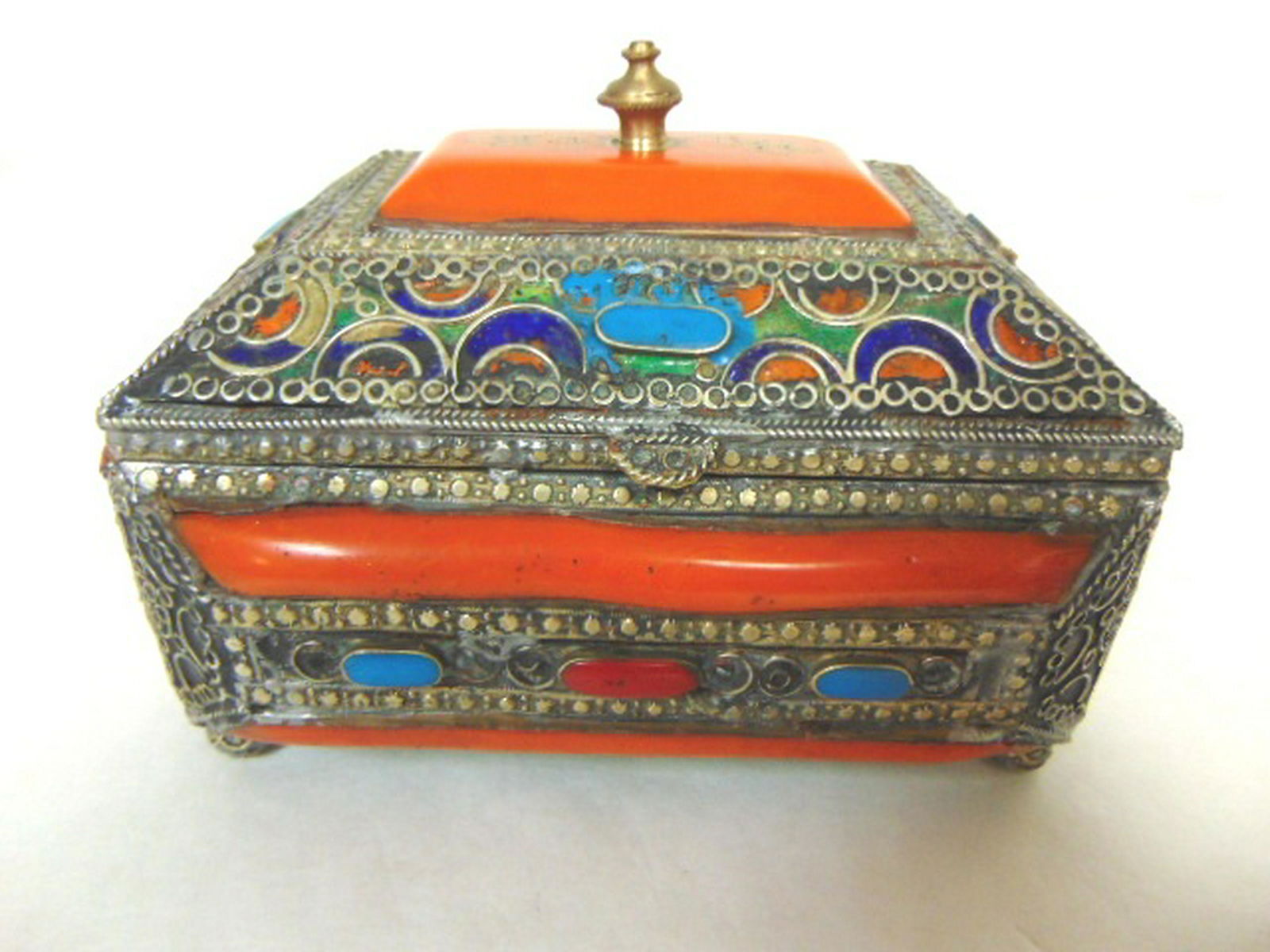 ANTIQUE VICTORIAN VANITY BOX W/ CORAL OR BAKELITE Sep 26, 2019