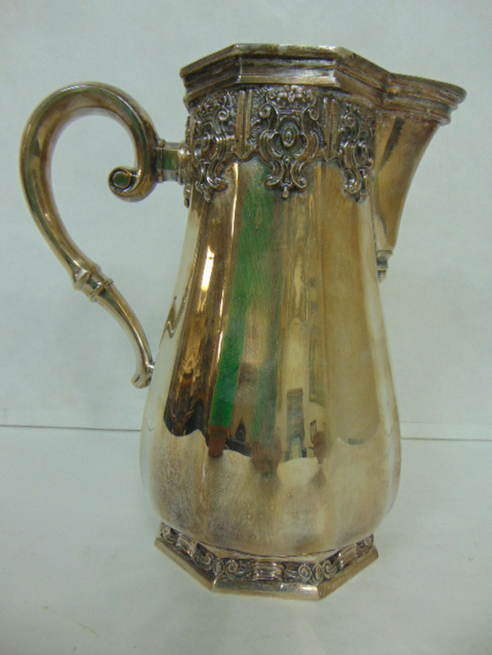 VINTAGE ANTIQUE GORHAM SILVERPLATE WATER PITCHER (1 of 6)