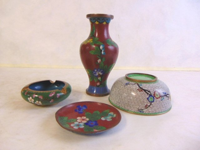 LOT OF VINTAGE CHINESE CLOISONNE VASE ASHTRAY BOWL PLAT: A VINTAGE LOT OF 4 PIECE OF CHINESE CLOISONNE. YOU GET ALL THAT IS SHOWN IN THE PICS. ALL THE PIECES EXCEPT FOR THE BOWL HAVE SOME SORT OF BLEMISH. BUYING THE LOT AS IS. SHIPPING AND HANDLING IS $20 W