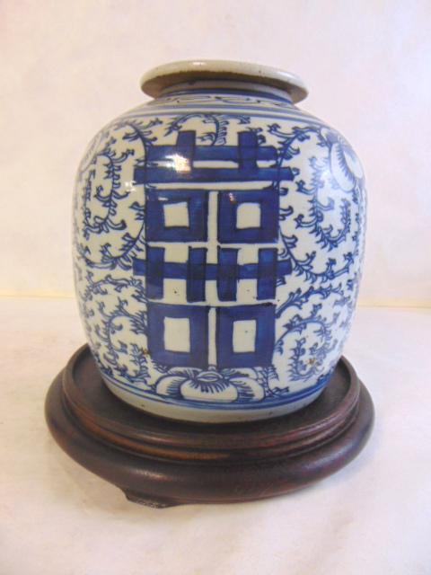 ANTIQUE CHINESE PORCELAIN DOUBLE HAPPINESS GINGER JAR (1 of 6)