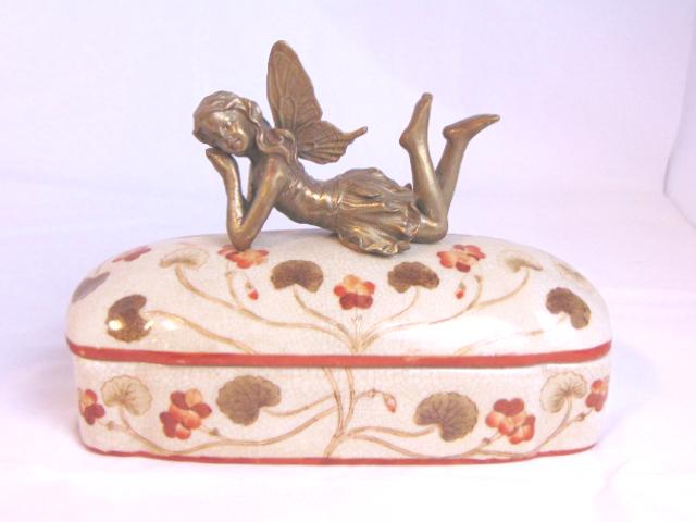 Decorative Victorian Art Nouveau Porcelain Vanity Box (1 of 3)