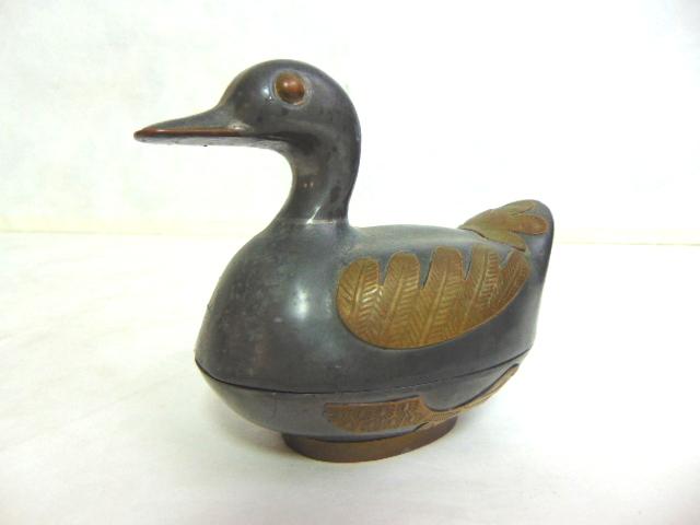 VINTAGE PEWTER DUCK TRINKET BOX W/ BRASS (1 of 6)