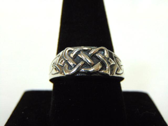 Vintage Estate .925 Sterling Silver Celtic Knot Ring (1 of 5)