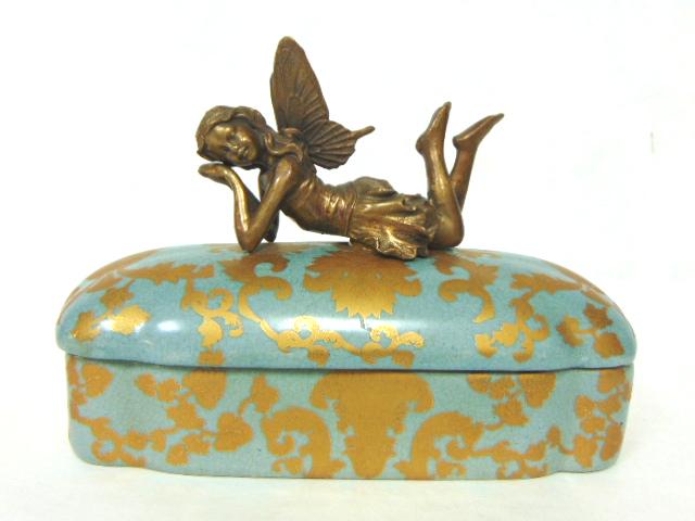 Decorative Victorian Art Nouveau Porcelain Vanity Box (1 of 5)