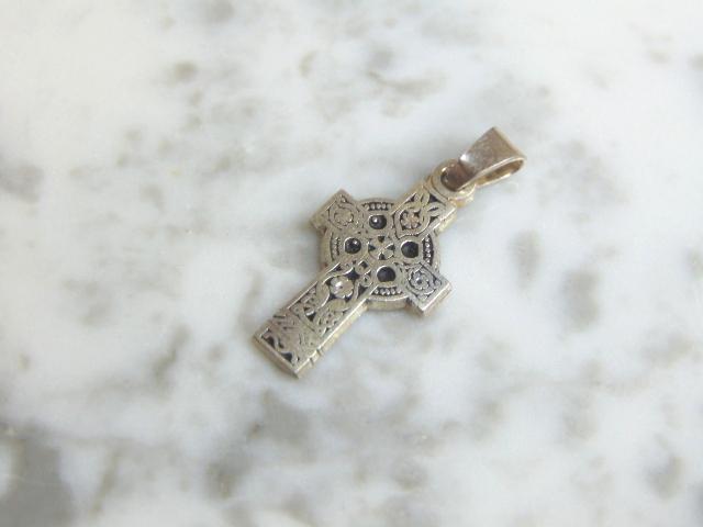 Vintage Estate Sterling Silver Celtic Cross Pendant (1 of 2)