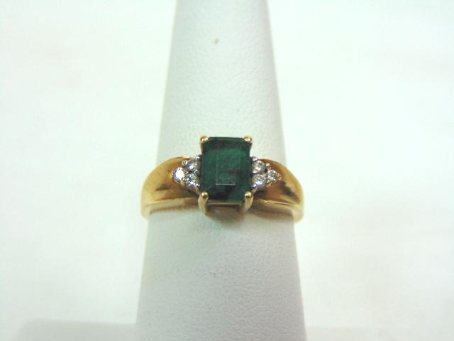 Womens Vintage 10K Gold Ring w/ Emerald & Diamonds (1 of 5)